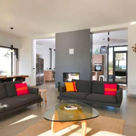 Perla Nera Con Piscina Sfioro Apartmán *